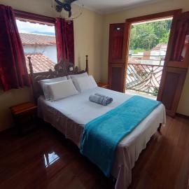 Casa com piscina em condomínio, hotel a Parati