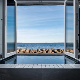 Bay View Apartments โรงแรมในGardur