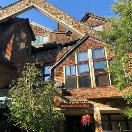 Executive Inn Whistler, hotel din Whistler