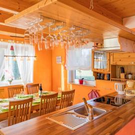 Ferienhaus Wiesenblick 16, hotel a Bannemin