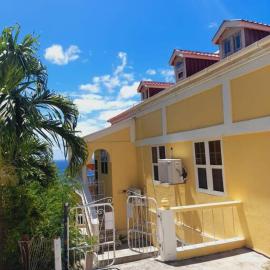 Air Conditioned House With Ocean And Garden View