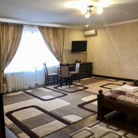 Hotel Ashad, khách sạn ở Svalyava