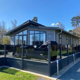 Casa Di Lusso - Stylish Hot Tub Lodge - Lincolnshire Retreat