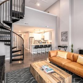 Soaring 2-Bedroom Parkside Loft Walkable to it All, хотел в Синсинати