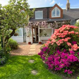 The Nest - Cosy Holiday Cottage, hotel di Errol