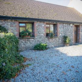 Fferm-Llong Cottage Ship Farm - 2 Bedroom -Rhossili, hotelli kohteessa Rhossili