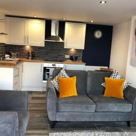 Mumbles - Modern Apartment with panoramic sea views