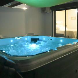 Lodge Palmeraie & son Jacuzzi exclusif、Matouryのホテル