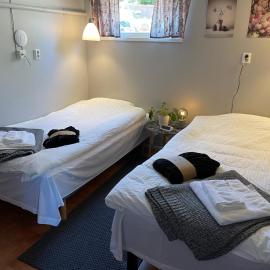 Central floor with sauna, wi-fi and own entrance, hotel Mariehamnban
