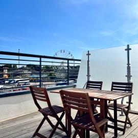 SoHot Stays Sea View Apartments- central location- sleeps 4