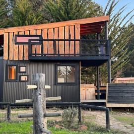 Preciosa mini-casa-bote bien ubicada y linda vista, hotelli kohteessa Buchupureo