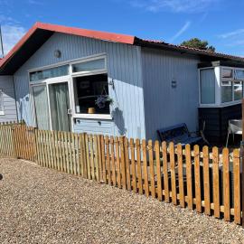 Pebbles 144 South Shore 2 bed chalet 2 dog friendly, sleeps 4, hotel i Bridlington