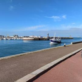 Abri Côtier-3 étoiles-vue imprenable sur port de plaisance