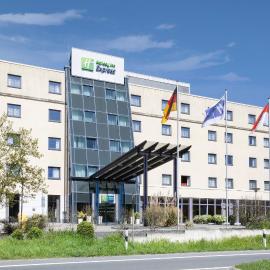 Holiday Inn Express Frankfurt Airport by IHG, готель у місті Мерфельден-Валльдорф