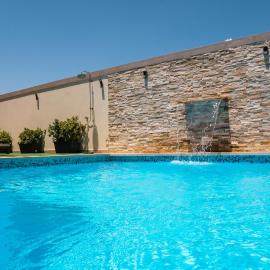St. Peter's Pool Holiday Apartment، فندق في مرسلوك