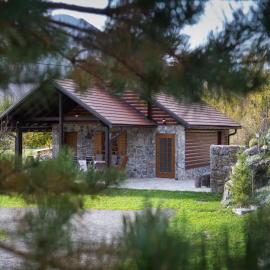 Kuca Dide Juke pod Lipovcem, hotel in Gospić