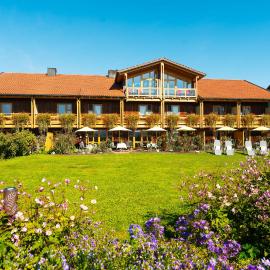 Hotel An der Brunnader - Die Therme befindet sich 4 Geh-Minuten entfernt, hotel u gradu 'Bad Birnbach'