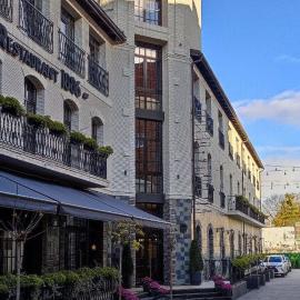 Victoria Deluxe Hotel, hotel v destinácii Černovice