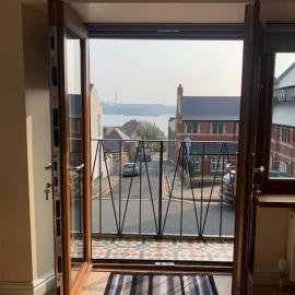 Kennys apartment, hotel in Milford Haven