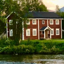 Lullens Stugby - Lägenhetshuset 6-9, hotel in Bruksvallarna