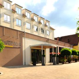 Landhotel Sonne, hótel í Neuendettelsau