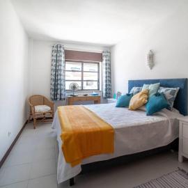 Spacious Two bedroom apt, 200m from the beach, Hotel in Carvoeiro
