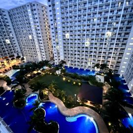 Studio Units at Shore Residences Condo MOA Complex near Airport, hotel en Manila