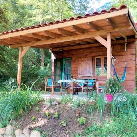 Cabane dans les bois avec vue sur les Pyrénées, hotel u gradu Saint-Laurent-de-Neste