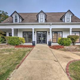 Starkvegas Clubhouse ~ 2 Mi to MSU Campus!, hotel en Starkville
