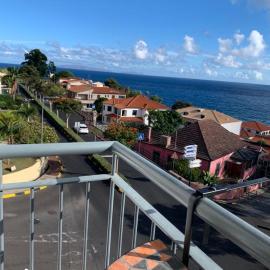 Amazing SEA LIGHT Apartment, close to the beach., hotel in Santa Cruz