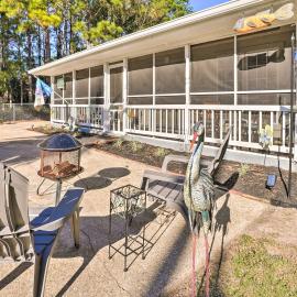 'Cloud 9 On The Coast' < 1 Mi to Beach!, hotel in Waveland