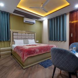 Hotel Violett Doors, hotel i Patna