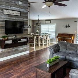 Modern 3BR Home, Saltwater Pool, Fenced Yard, hotel u gradu Spring Hil