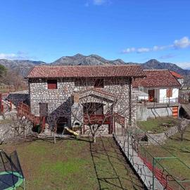 Bed & Wine Djonovic, hotel u gradu 'Virpazar'