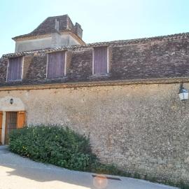 Grande maison de famille à Limeuil pour 8 - La Tour、Limeuilのホテル