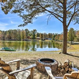 Trenton Cabin: Panoramic Lake Views, hotel in Trenton