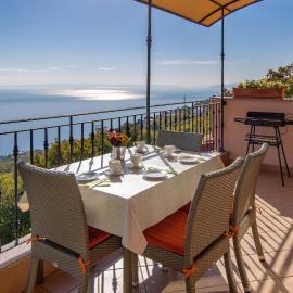 2 Bedroom Beach Front Apartment In Icici