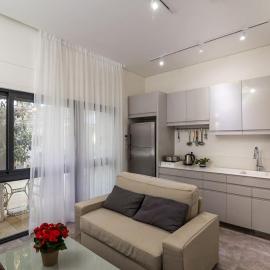 New luxurious apt, the BEST location in Jerusalem, hotell i Jerusalem