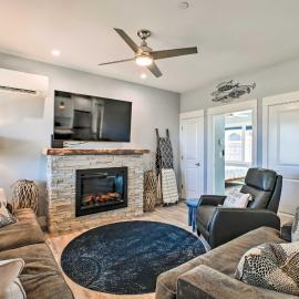 Ocean Shores Getaway w/ Fireplace & Hot Tub!