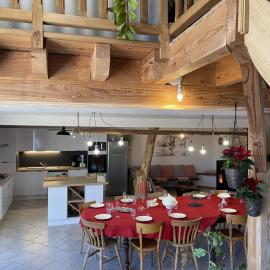 Gîte convivial à Blomard avec piscine partagée et animaux acceptés