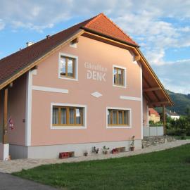 GästeHaus Rudolf u. Sandra DENK, hotelli kohteessa Wösendorf