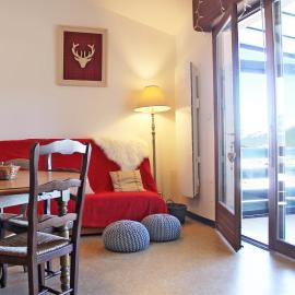 Duplex sur le lac Les Angles 7 personnes、レ・ザングルのホテル