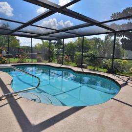 Rowena House 2bd Den 2bth Heated Pool Near Siesta Key, hotel in Sarasota