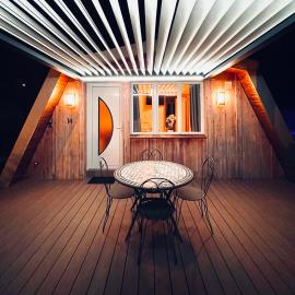 Au-Doux-Altic chalet romantique avec JACUZZI ET SAUNA، فندق في ميتابييف