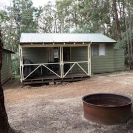 Lake Brockman Tourist Park - Park Home or Cottage، فندق في Cookernup