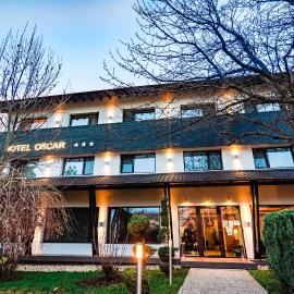 Hotel Oscar, hotel di Campina