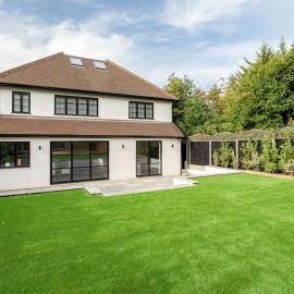 Pass the Keys Luxury 4 Bedroom home with large garden