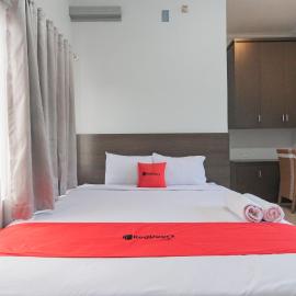 RedDoorz Plus Syariah @ Tuparev Cirebon 3, hotel in Cirebon