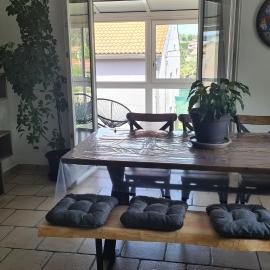 Maison familiale avec jardin clos et barbecue