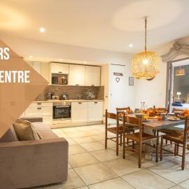 Centre Historique- FREE Parking-WIFI-CAMPAGNE CHIC- SLEEPNTRIPBEZIERS, hotel in Béziers